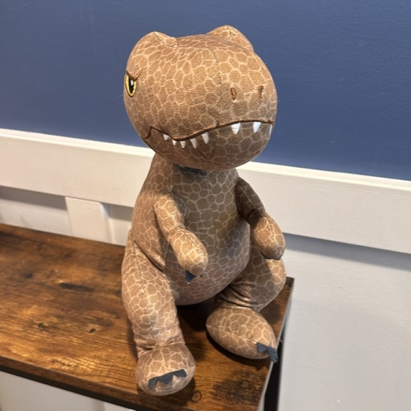 Jurassic World Dominion T-Rex Dinosaur Plush Stuffed Animal 12" - Picture 3 of 4